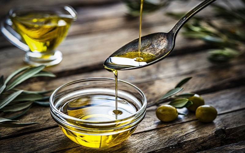 Theo các chuyên gia, thường xuyên thêm oliu vào chế độ ăn hàng ngày có thể giảm đáng kể nguy cơ mắc các bệnh liên quan đến đại tràng như viêm loét đại tràng, co thắt đại tràng