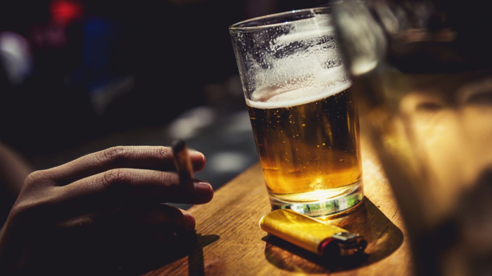 viêm đại tràng góc gan do lạm dụng rượu bia